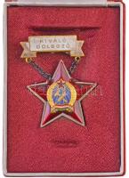 ~1950. Kiváló Dolgozó Rákosi-címeres zománcozott fém kitüntetés, tokban T:2