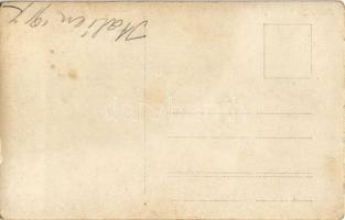 1917 Italien / Osztrák-magyar katonák az olasz fronton, humoros csoportkép az árnyékszéknél / WWI Au...