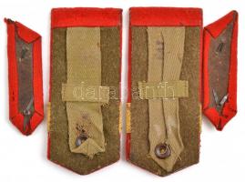 cca 1950 Magyar Néphadsereg műszaki egységének 2 db vállapja, valamint 2 db parolija, 13x6 cm és 9,5...