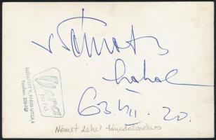 Németh Lehel (1932-2005) táncdalénekes aláírása az őt ábrázoló fotó hátoldalán