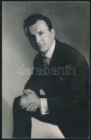 Németh Lehel (1932-2005) táncdalénekes aláírása az őt ábrázoló fotó hátoldalán