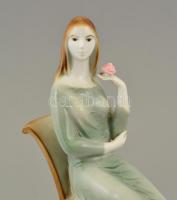 Zsolnay porcelán ülő nő, kézzel festett, jelzett, hibátlan, m: 22 cm
