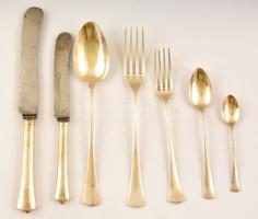 Tizenkét személyes evőeszköz készlet, ezüstözött alpakka,  jelzett (AL), eredeti dobozában, összesen...