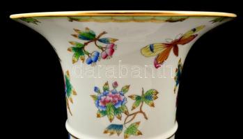 Herendi Viktória mintás talpas kaspó, kézzel festett, jelzett, kopott, m: 19 cm, d: 20,5 cm