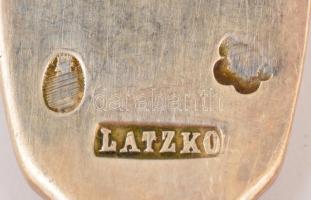 6 db jelzett ezüst csiga / felvágottas villa. Latzko jelzéssel + 6 db ezüst nyelű és pengéjű kiskés ...