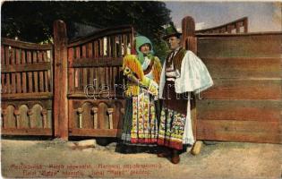 23 db régi motívumlap: romantikus szerelmespáros lapok, folklór és művészlapok, hölgyek / 23 pre-194...