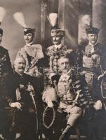 cca 1920 Előkelő férfiak díszmagyarban, kartonra ragasztott fotó, szélein sérülésekkel, 30×40 cm