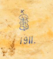 Herendi virágmintás porcelán háromlábú tartó, kézzel festett, jelzett, hiányos, több helyen sérüléss...