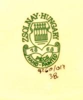 Zsolnay pillangó mintás tálka (2db) és ékszeres dobozka, kézzel festett, máz alatti hajszál repedése...