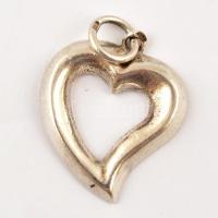 Ezüst(Ag) szív medál, jelzett, h: 1,5 cm, nettó: 3 g