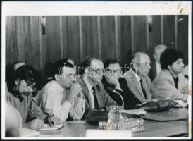 cca 1990 Szabad György, Antall József, Orbán VIktor. Boros Jenő felvétele. 18x13 cm kis kosszal