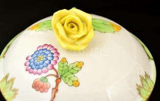 Herendi Viktória mintás mokkás készlet, kézzel festett, jelzett, nagyon apró lepattanás a rózsán