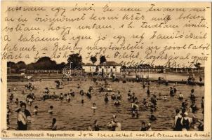 1936 Hajdúszoboszló, Nagymedence, strand, fürdőzők. Kiadja Davidovics Emil