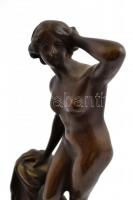 Jelzés nélkül: Támaszkodó akt. Bronz, figura mozog, réz talapzaton, m: 17 cm (27 cm)