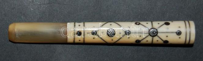 Díszes csont cigaretta-szipka