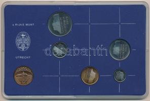 Hollandia 1982. 5c-2 1/2G (5xklf) + "Utrechti Verde" zseton plasztiktokos szettben T:1
Ne...