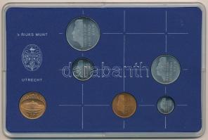 Hollandia 1984. 5c-2 1/2G (5xklf) + "Utrechti Verde" zseton plasztiktokos szettben T:1 
N...