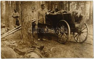 A holtak elszállítása a közös sírhoz / WWI Austro-Hungarian K.u.K. military, transporting of dead soldiers bodies to the common grave, corpses in the cart. photo