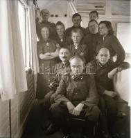 cca 1942 Thöresz Dezső (1902-1963) békéscsabai gyógyszerész és fotóművész szolgálatot teljesített eg...