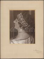 1931 Áldor budapesti fényképész műtermében készült vintage portré, aláírva, 23x17 cm, karton 40x30 cm