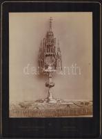 cca 1878 Esztergom, Beszédes Sándor (?-?) esztergomi fényképíró műterméből egy műtárgyfotó (Csúcsíves stílű úrmutató), 25,5x20,5 cm, karton 33x24 cm