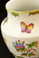 Herendi Viktória mintás váza, kézzel festett, jelzett, apró kopásokkal, d: 15 cm