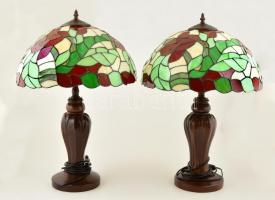 2 db antik Tiffany mintájú, masszív, nagyméretű ólomüveg asztali lámpa magyar színekkel. Búra átmérője 40 cm, magasság: 60 cm / Vintage Tiffany lamps