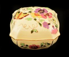 Zsolnay pillangómintás dobozka, kézzel festett, jelzett, hibátlan, 10×10×6 cm