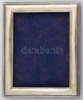 Jelzett (Ag.) ezüst lemezes fényképkeret, fa-plüss, belső méret: 19×14 cm, külső:23×18 cm