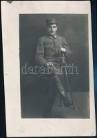 cca 1914-1918 Katona az I. világháborúból, karddal, fotó, 13,5×9 cm