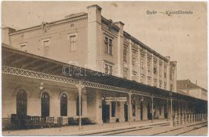 Győr, Vasútállomás, M. kir. posta, távirda és távbeszélő hivatal (kissé ázott / slight wet damage)