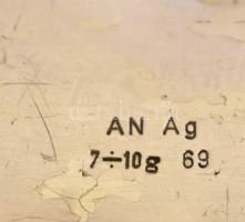 Jelzett  ezüst (Ag.) lemezes fényképkeret, fa, nyomattal, belső méret: 11,5×15 cm, külső: 16×18 cm