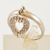 Ezüst(Ag) gyűrű szív függővel, jelzett, méret: 56, bruttó: 22,9 g