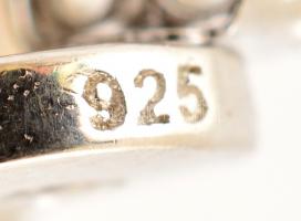 Ezüst(Ag) fülbevalópár, apró kövekkel, jelzett, h: 2,5 cm, bruttó: 4,1 g