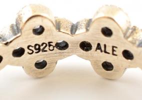 Ezüst(Ag) virágos Pandora gyűrű, jelzett, méret: 56, bruttó: 3,8 g