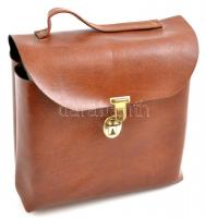 Retró kvarclámpa, bőr tokban, jó állapotban