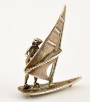 Ezüst(Ag) miniatűr szörfös, jelzett, m: 6 cm, nettó: 20,3 g