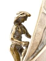 Ezüst(Ag) miniatűr szörfös, jelzett, m: 6 cm, nettó: 20,3 g