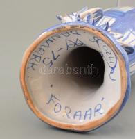 Kalapos nő madárkával, jelzett mázas kerámia szobor, apró lepattanásokkal, m: 35,5 cm