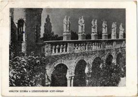Székesfehérvár, Királyok szobrai a Bory várban (EK)