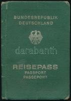 1978 Fényképes NSZK útlevél Nürnbergben élő érsekújvári születésű magyar részére, 1979-1983 közötti magyarországi beutazási bélyegzésekkel