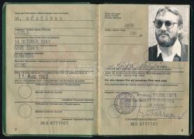 1978 Fényképes NSZK útlevél Nürnbergben élő érsekújvári születésű magyar részére, 1979-1983 közötti ...