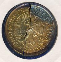 Németország 1990-1994. 2db klf félbevágott 1M aranyozva (NDK+NSZK) bélyeges borítékon + 2M aranyozva...