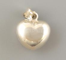 Ezüst(Ag) szív medál, jelzett, h: 1 cm, nettó: 1,7 g