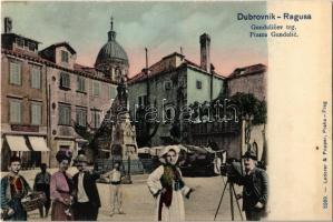 Dubrovnik, Ragusa; Gundulicev trg. / Piazza Gundulic / square, market. montage with photographer