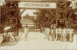1912 Csendőr laktanya kakastollas csendőrökkel / Jäger-Kaserne / K.u.K. gendarme barracks. photo (Rb)