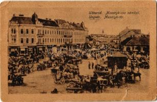 1939 Ungvár, Uzshorod, Uzhorod; Masaryk tér, piaci árusok, üzletek / Masaryk-ovo námestí / square with market vendors and shops (szakadás / tear)