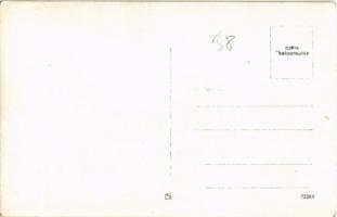 Katona teherautóban valahol Ukrajnában egy pékség előtt / Soldier in automobile somewhere in Ukraine...