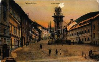 1907 Selmecbánya, Schemnitz, Banská Stiavnica; Szentháromság tér és szobor, bor és sörcsarnok, üzletek. Kiadja Joerges / Holy Trinity square and statue, inn, shops (felületi sérülés / surface damage)