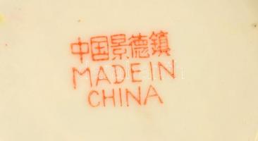 Jelzett kínai Famille rose váza, kézzel festett, hibátlan, m:9,5 cm